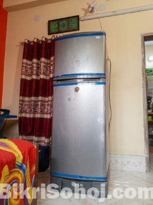 LG 271 লিটার (9.5 CUFT) ফ্রিজ বিক্রি হবে – No Frost